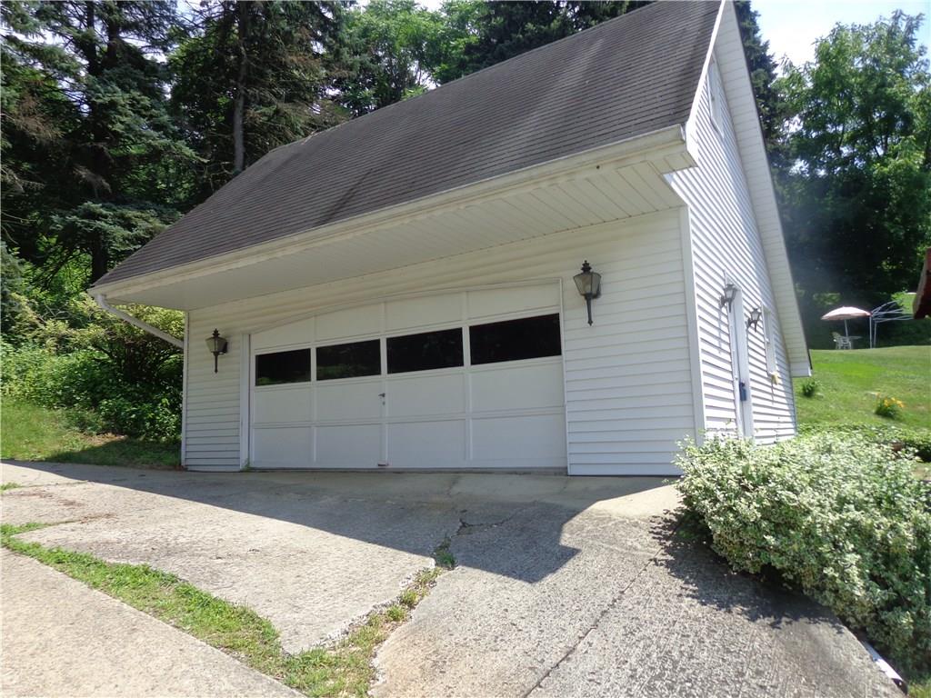 426 Inwood Road Trafford, PA 15085 - Photo 3 of 16 Gallery Image 3