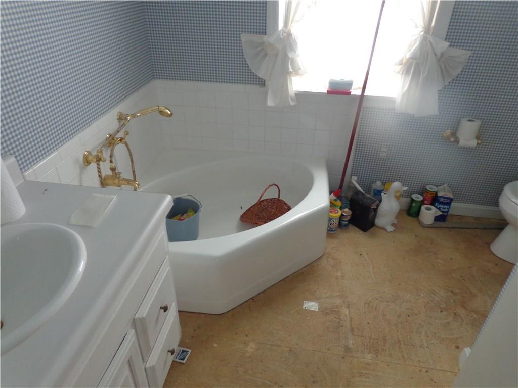 426 Inwood Road Trafford, PA 15085 - Photo 10 of 16 Gallery Image 10