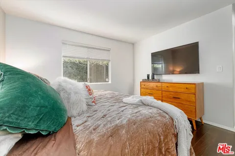 $649,000 | 12416 Moorpark Street, Unit A, Studio City, CA 91604