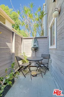 $649,000 | 12416 Moorpark Street, Unit A, Studio City, CA 91604