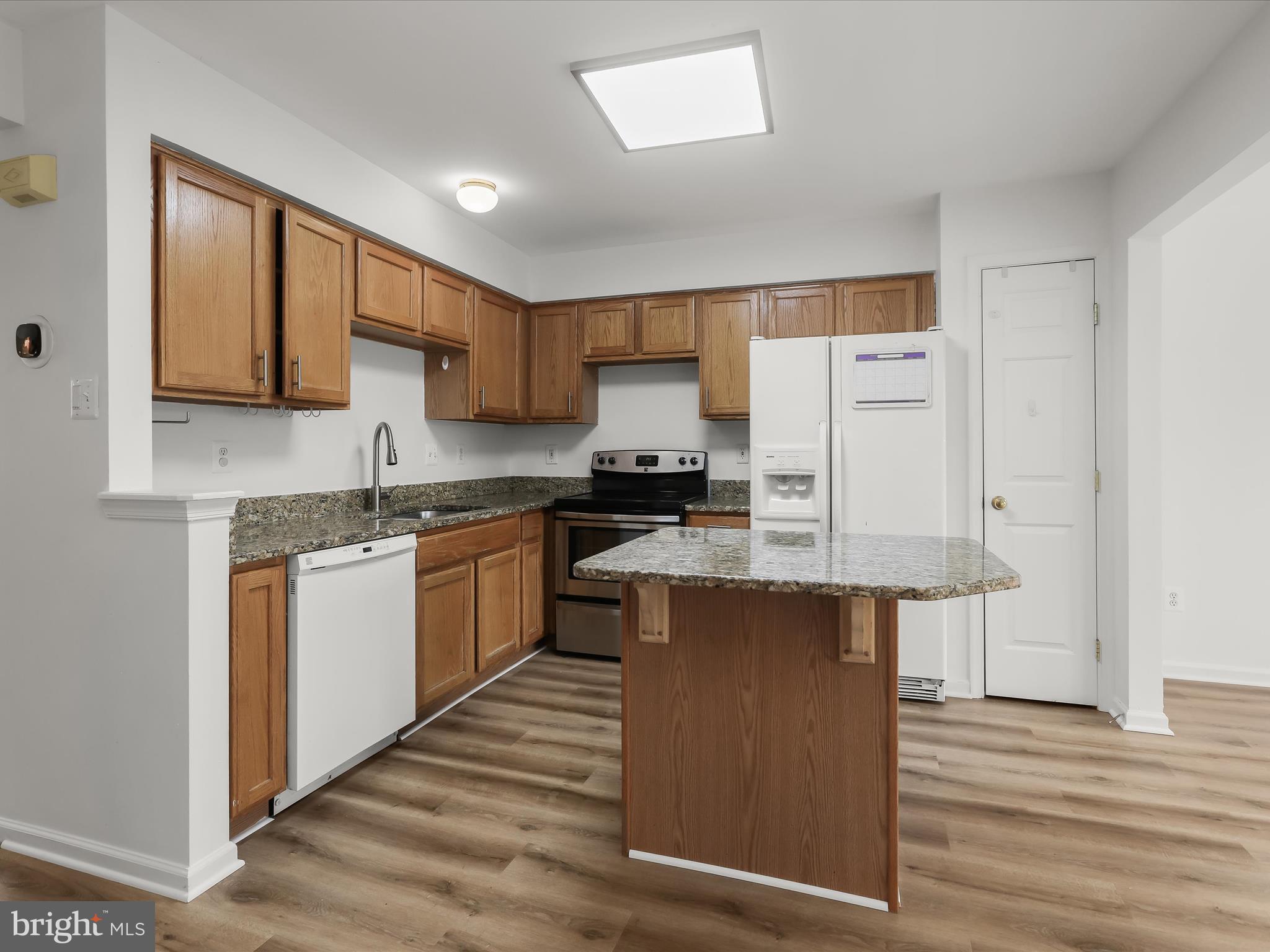 6911 Old Waterloo Road, Unit 5B Elkridge, MD 21075 - Photo 13 of 54 Kitchen