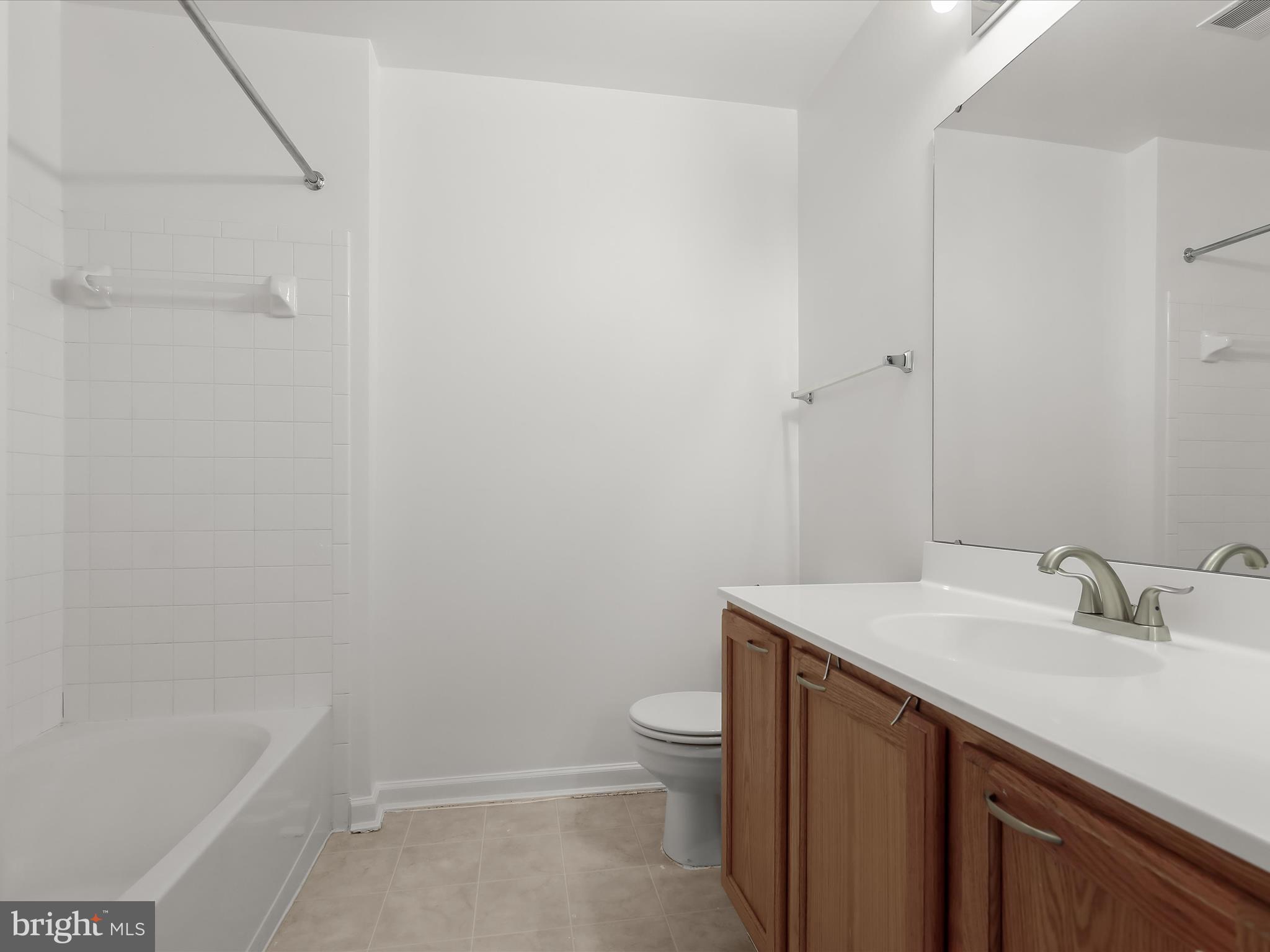 6911 Old Waterloo Road, Unit 5B Elkridge, MD 21075 - Photo 27 of 54 Hall bathroom
