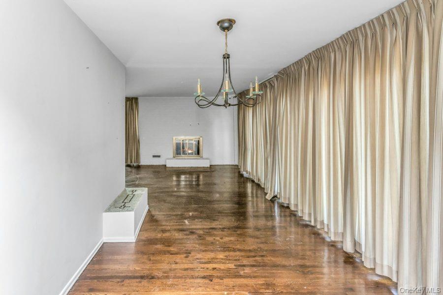 14 Central Park Road Plainview, NY 11803 - Photo 4 of 10