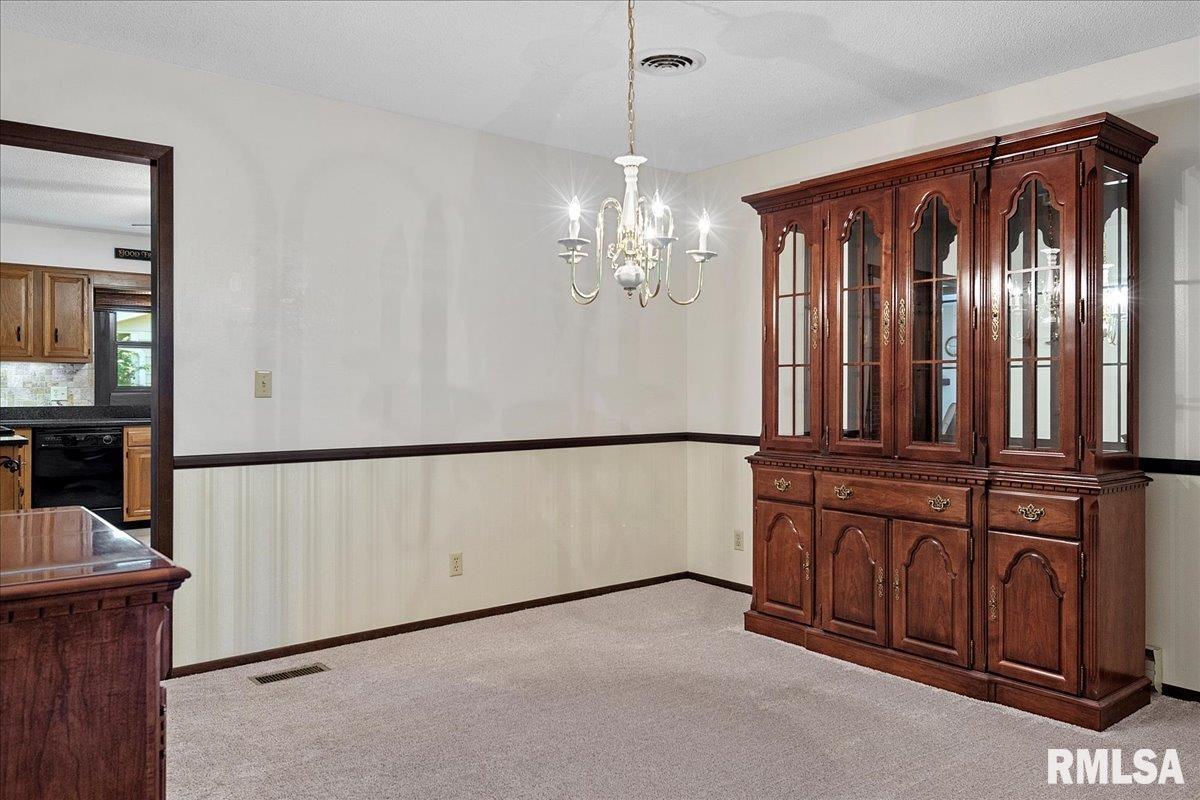 808 Rickard Road Springfield, IL 62704 - Photo 7 of 30
