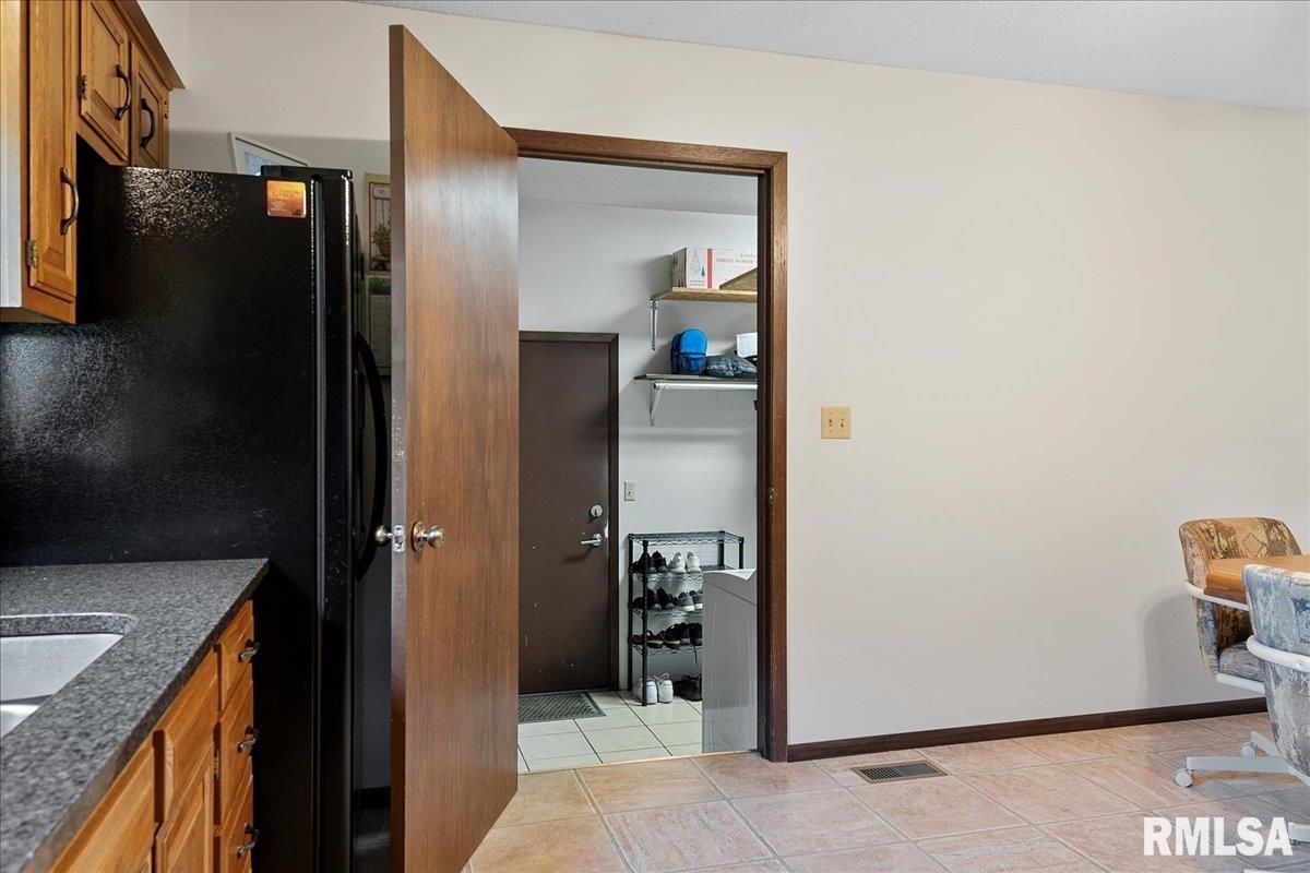 808 Rickard Road Springfield, IL 62704 - Photo 9 of 30