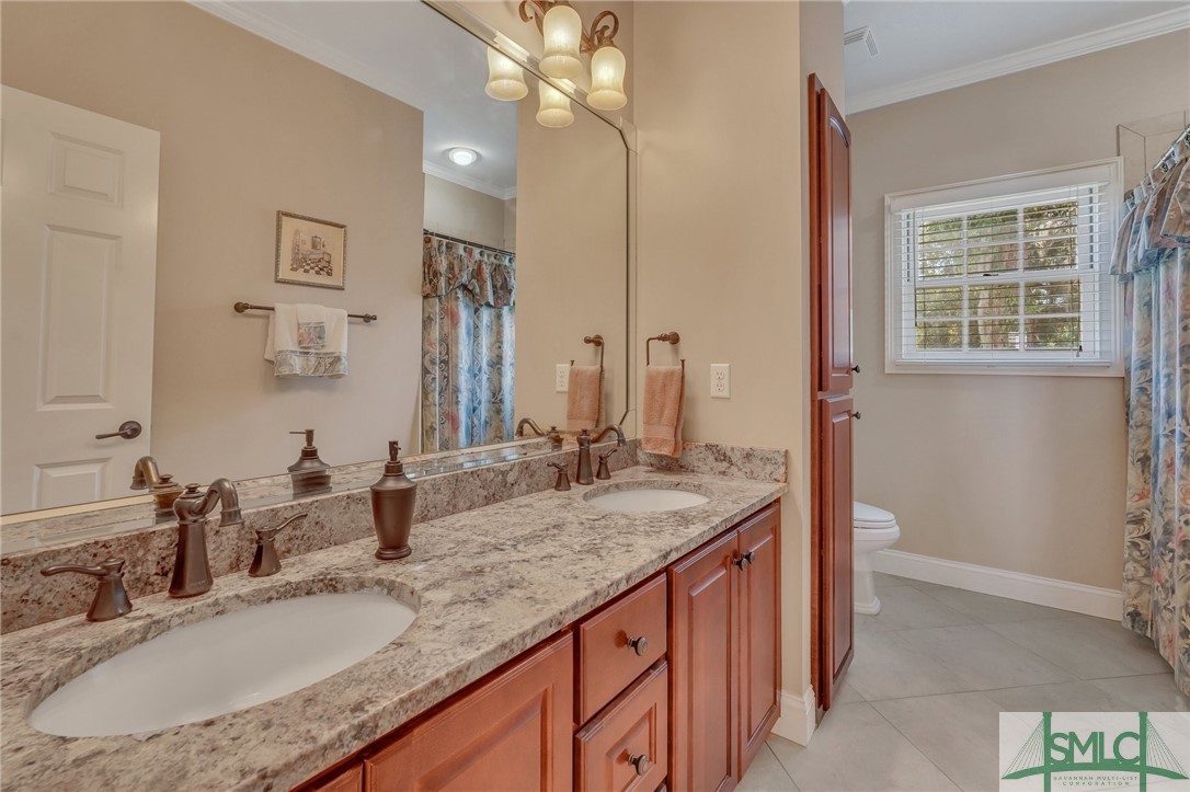 216 Oatland Island Road Savannah, GA 31410 - Photo 29 of 50 Hall Bath on 2nd Floor