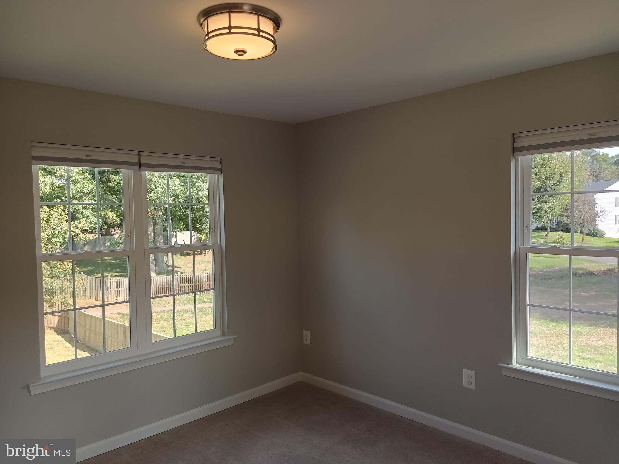345 Silver Ridge Drive Sterling, VA 20164 - Photo 16 of 36