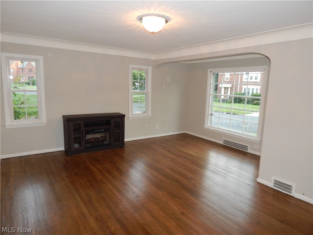 3527 Cummings Road Cleveland, OH 44118 - Photo 7 of 25