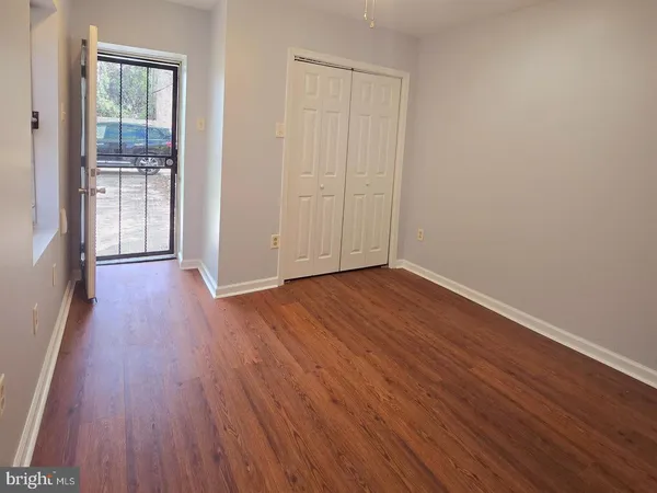 $950 | 6037 Vine Street, Unit 1, Philadelphia, PA 19139