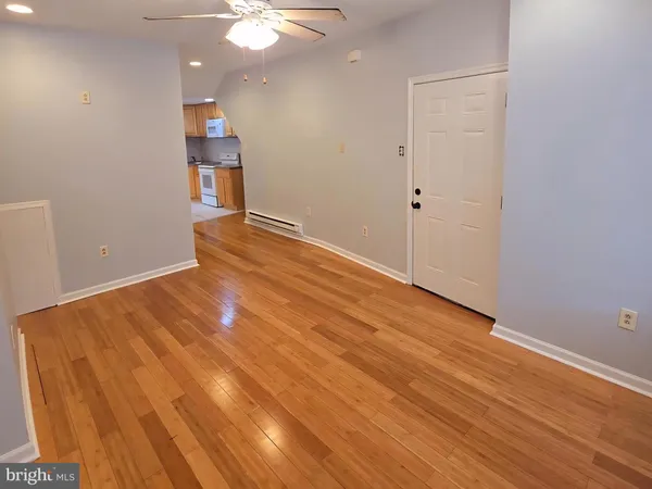 $950 | 6037 Vine Street, Unit 1, Philadelphia, PA 19139