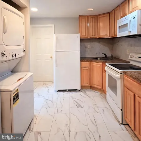 $950 | 6037 Vine Street, Unit 1, Philadelphia, PA 19139