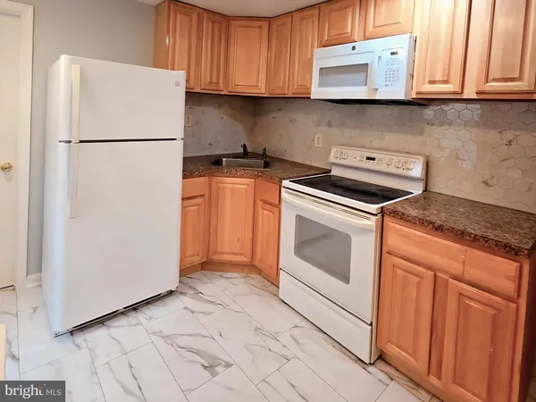 $950 | 6037 Vine Street, Unit 1, Philadelphia, PA 19139