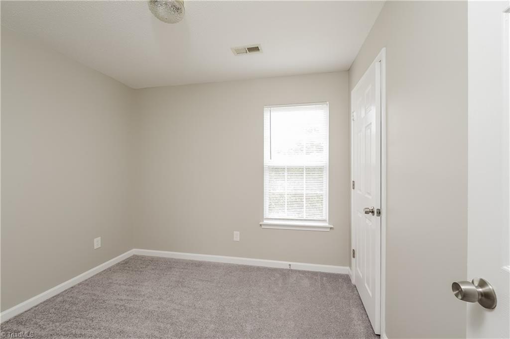 5511 Grapevine Court Greensboro, NC 27405 - Photo 3 of 17