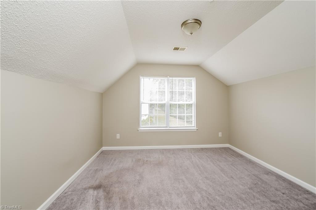 5511 Grapevine Court Greensboro, NC 27405 - Photo 8 of 17