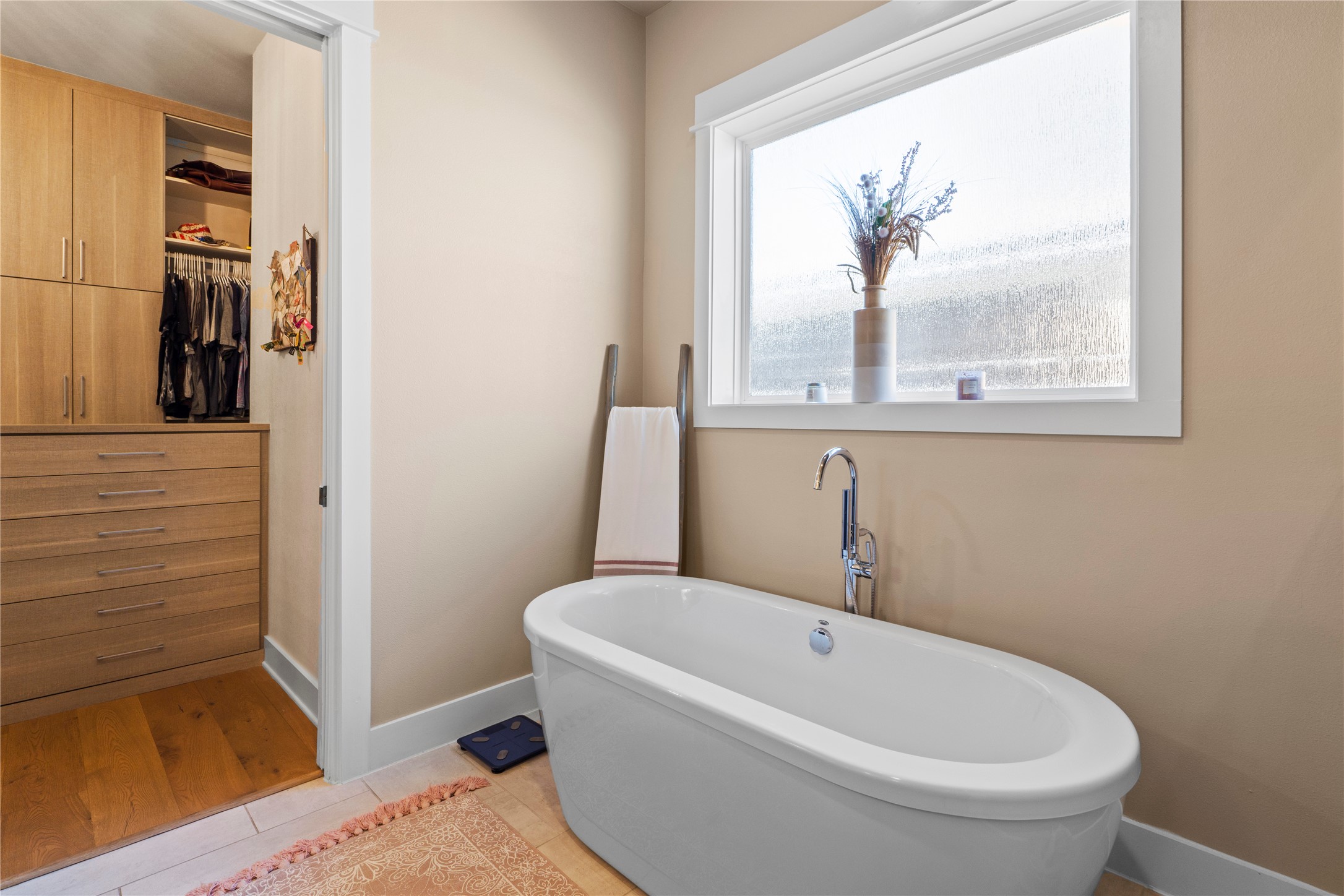 2004 Alegria Road Austin, TX 78757 - Photo 21 of 40 a white bath tub sitting next to a window