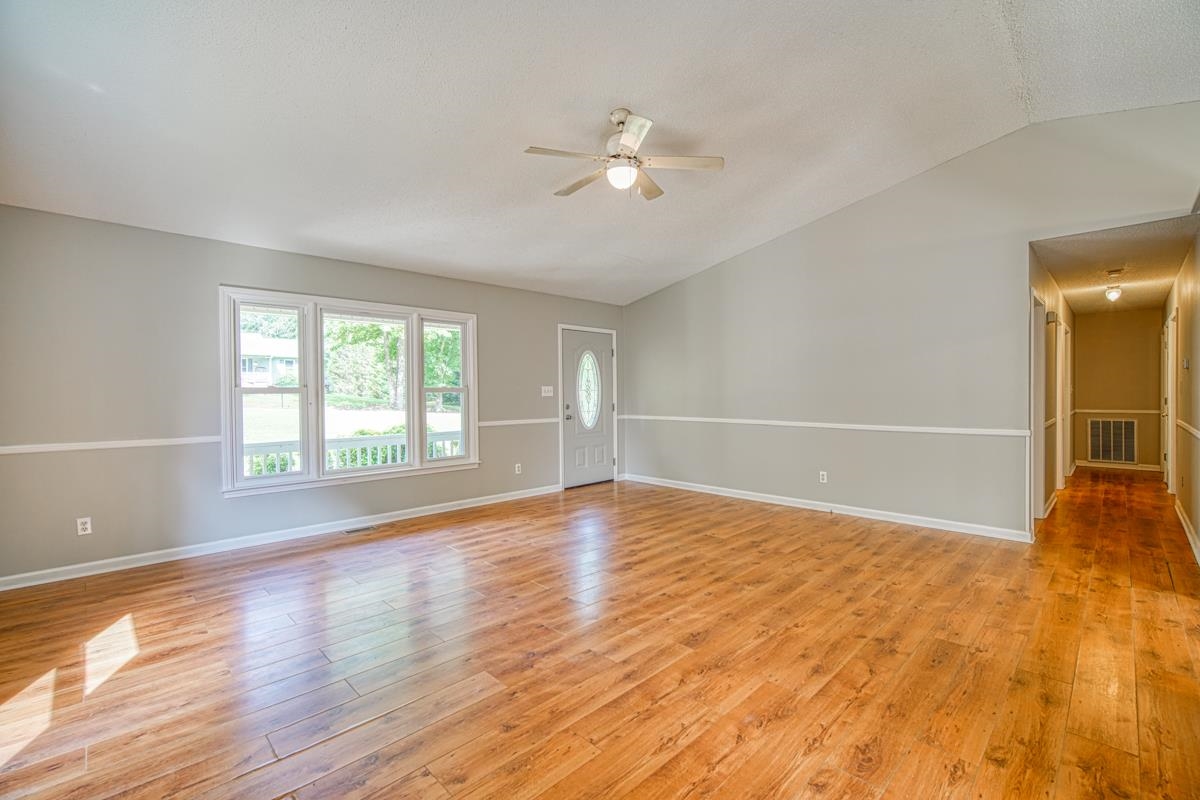 141 Edgefield Street Boiling Springs, SC 29316 - Photo 3 of 32 Gallery Image 3