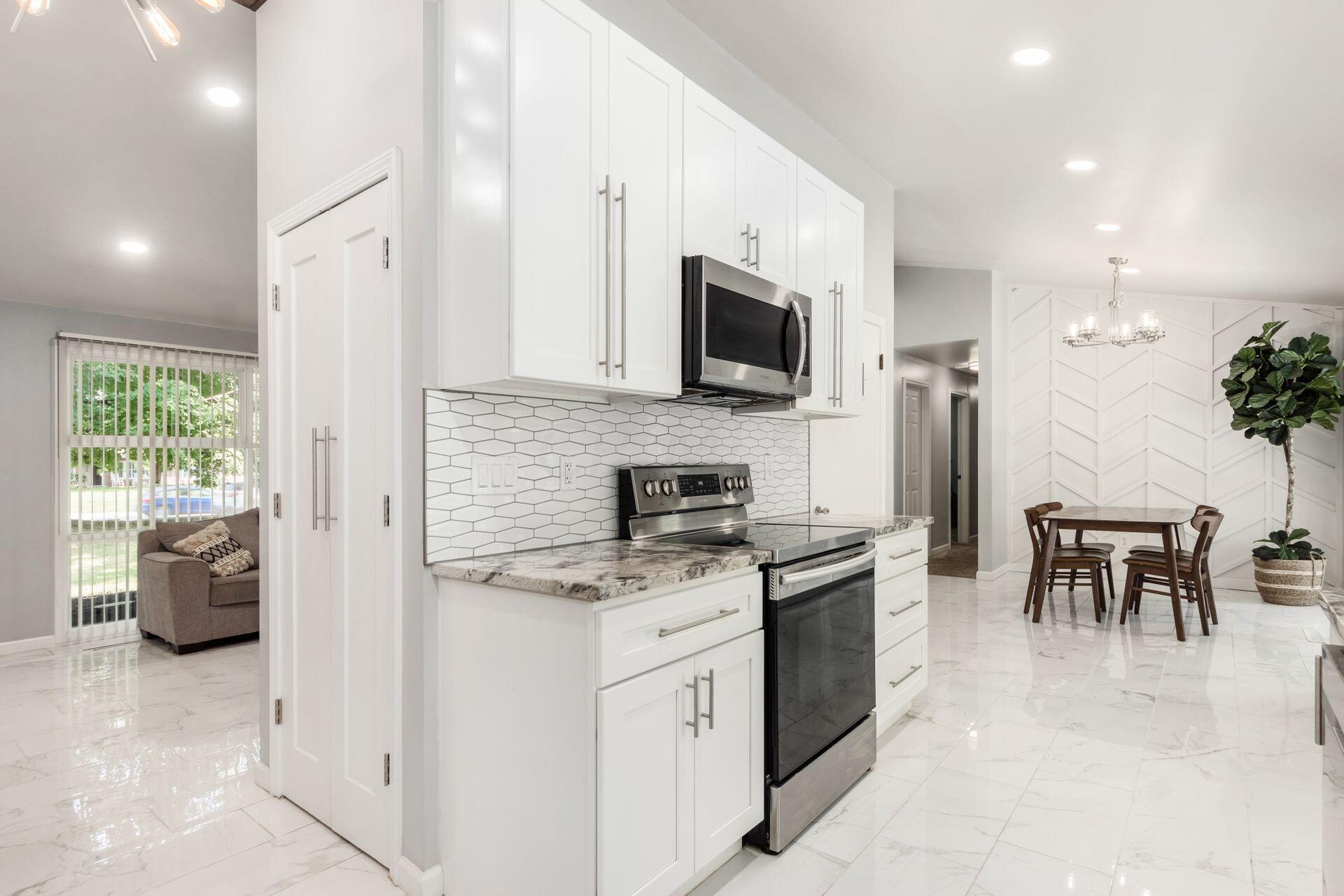 3495 Fishinger Road Columbus, OH 43221 - Photo 15 of 55 Kitchen