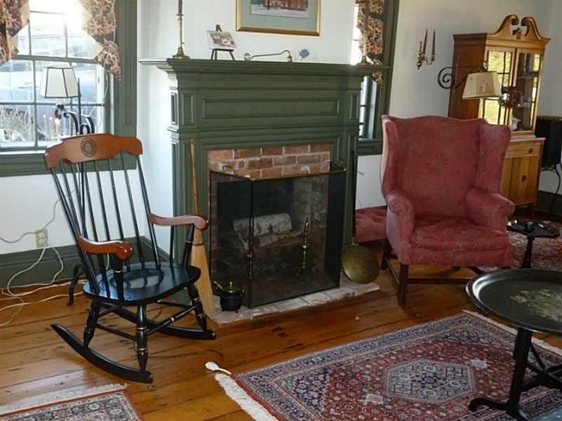 77 Lowells Cove Road Orrs Island, ME 04066 - Photo 4 of 31 Living Room.