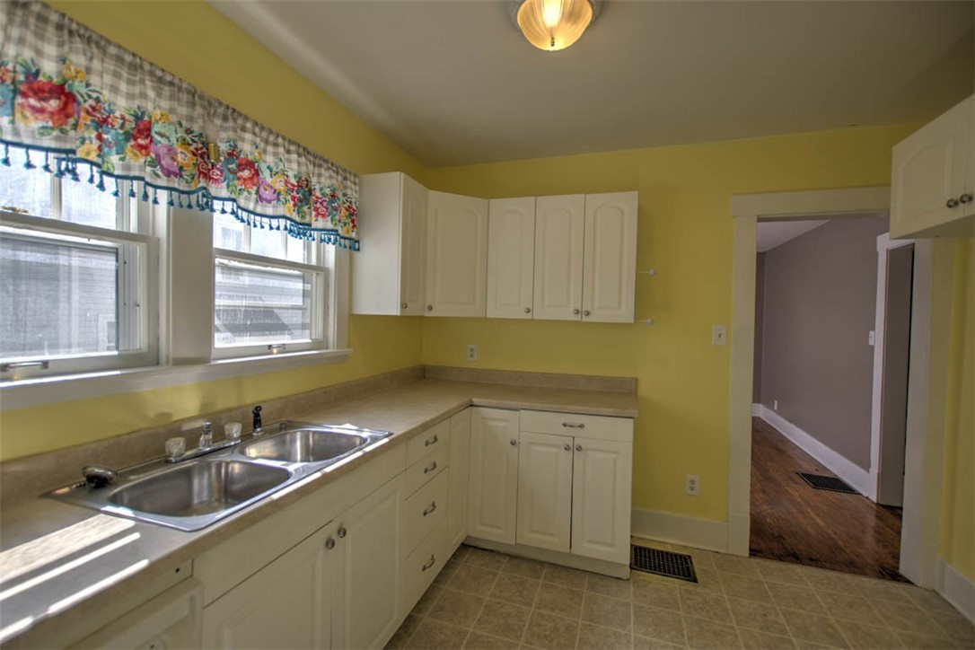 1336 Riverview Avenue Decatur, IL 62522 - Photo 9 of 22
