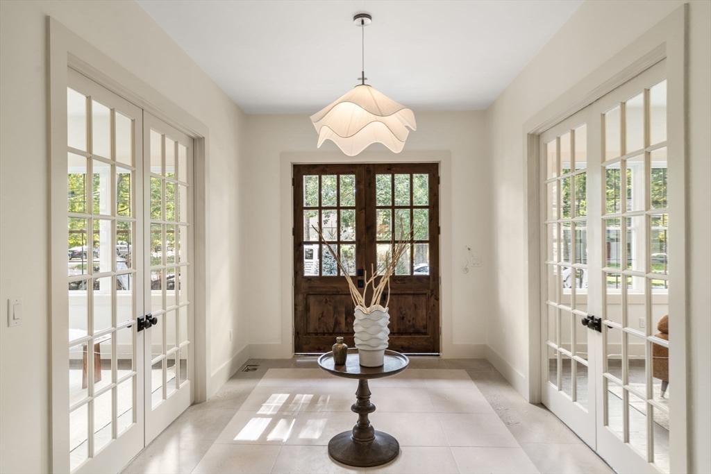 31 Porter Road Andover, MA 01810 - Photo 3 of 42