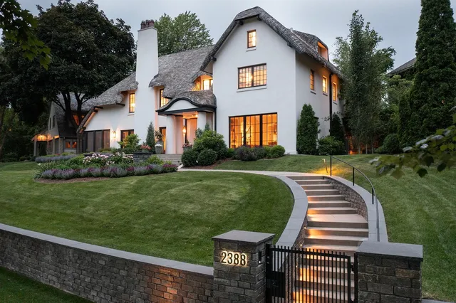 $4,599,000 | 2388 West Lake Of The Isles Parkway, Minneapolis, MN 55405