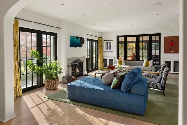 $4,599,000 | 2388 West Lake Of The Isles Parkway, Minneapolis, MN 55405