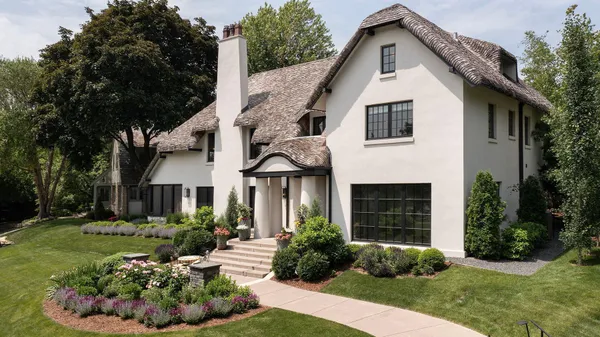 $4,599,000 | 2388 West Lake Of The Isles Parkway, Minneapolis, MN 55405