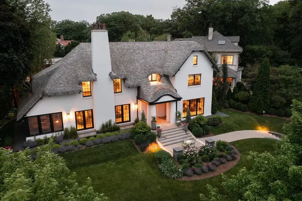 $4,599,000 | 2388 West Lake Of The Isles Parkway, Minneapolis, MN 55405