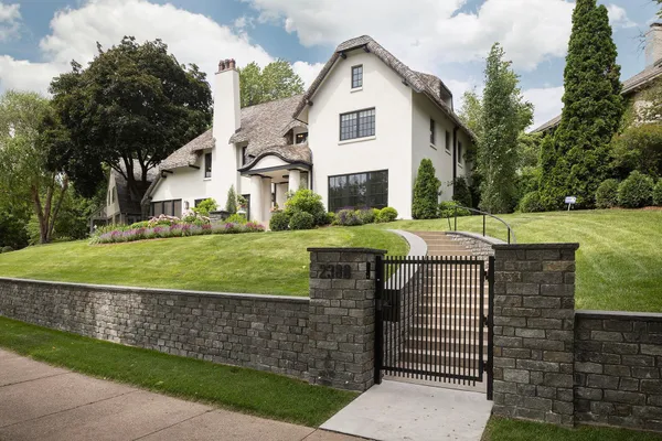 $4,599,000 | 2388 West Lake Of The Isles Parkway, Minneapolis, MN 55405