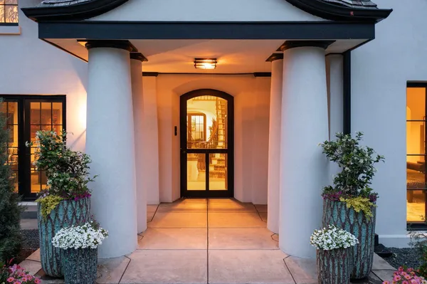 $4,599,000 | 2388 West Lake Of The Isles Parkway, Minneapolis, MN 55405