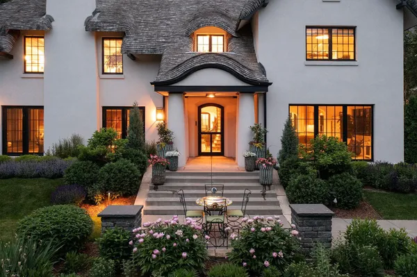 $4,599,000 | 2388 West Lake Of The Isles Parkway, Minneapolis, MN 55405