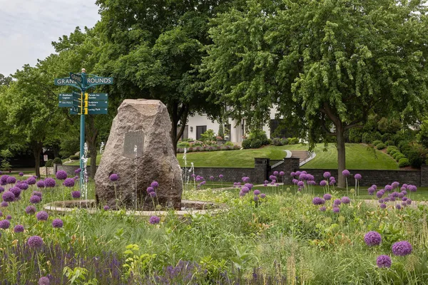 $4,599,000 | 2388 West Lake Of The Isles Parkway, Minneapolis, MN 55405