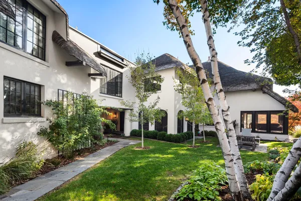 $4,599,000 | 2388 West Lake Of The Isles Parkway, Minneapolis, MN 55405