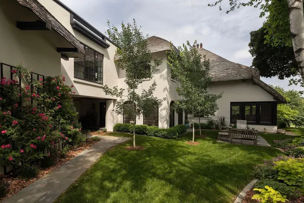 $4,599,000 | 2388 West Lake Of The Isles Parkway, Minneapolis, MN 55405