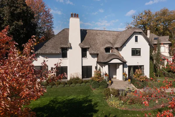 $4,599,000 | 2388 West Lake Of The Isles Parkway, Minneapolis, MN 55405