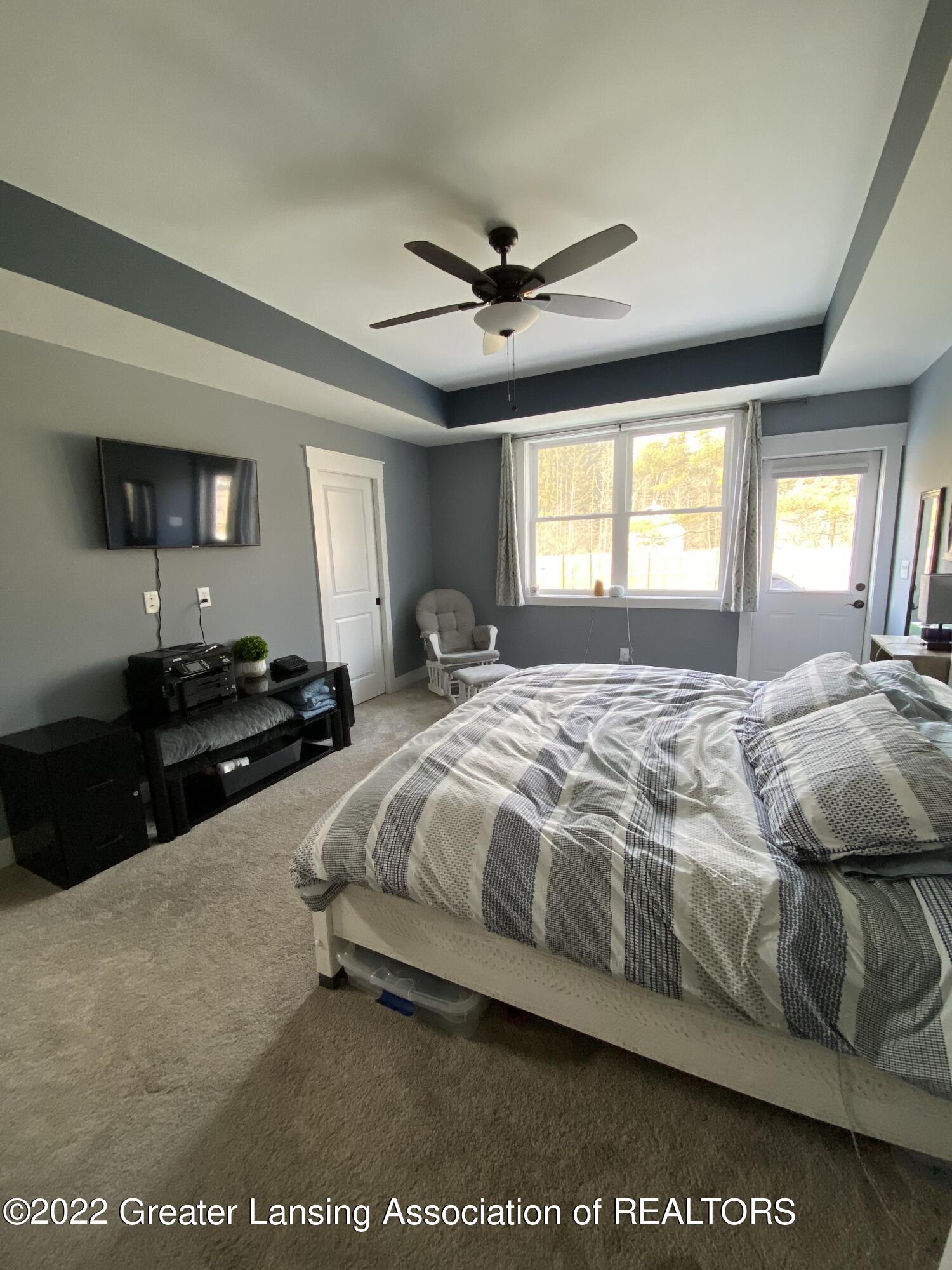 2230 Haslett Road East Lansing, MI 48823 - Photo 11 of 21 IMG_8700