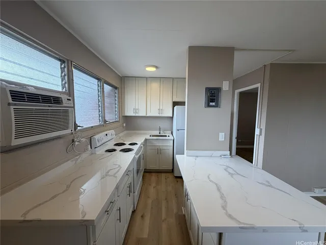 $1,900 | 733 Coolidge Street, Unit 207, Honolulu, HI 96826