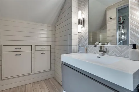 $665,000 | 2318 Barberry Drive, Dallas, TX 75211