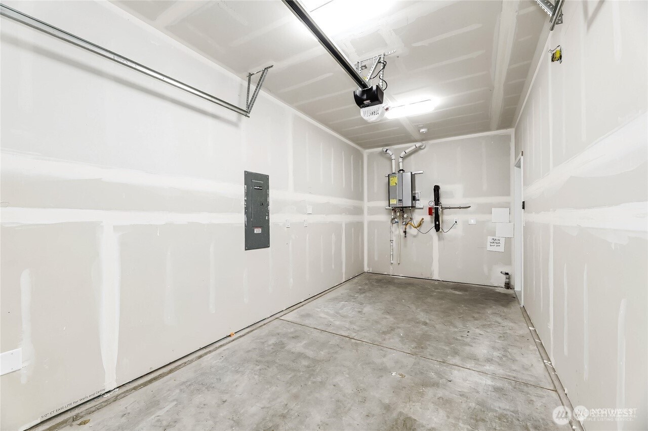 846 Southwest 136th Street, Unit 1 Burien, WA 98166 - Photo 11 of 17