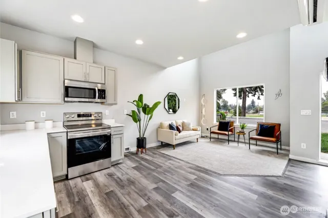 $549,950 | 846 Southwest 136th Street, Unit 1, Burien, WA 98166