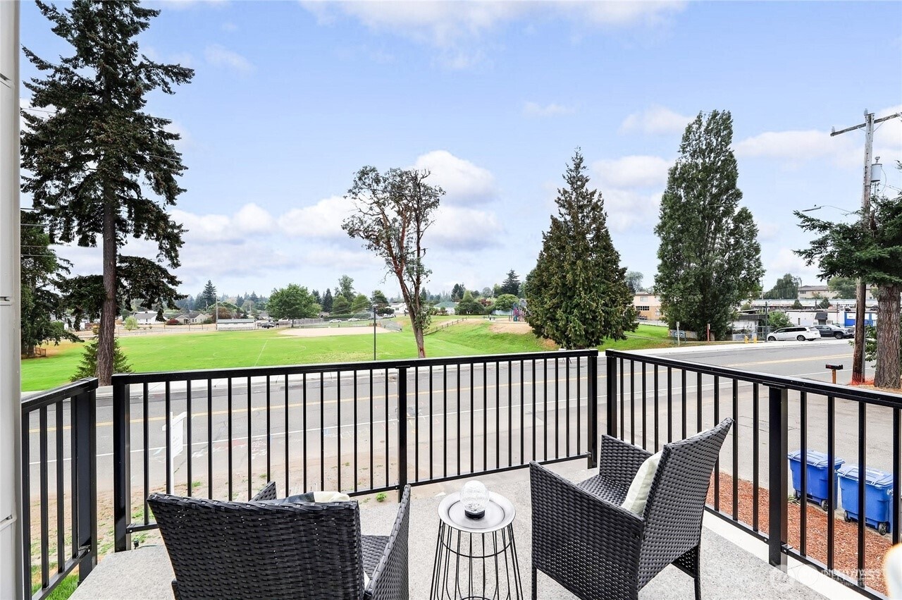 846 Southwest 136th Street, Unit 1 Burien, WA 98166 - Photo 14 of 15