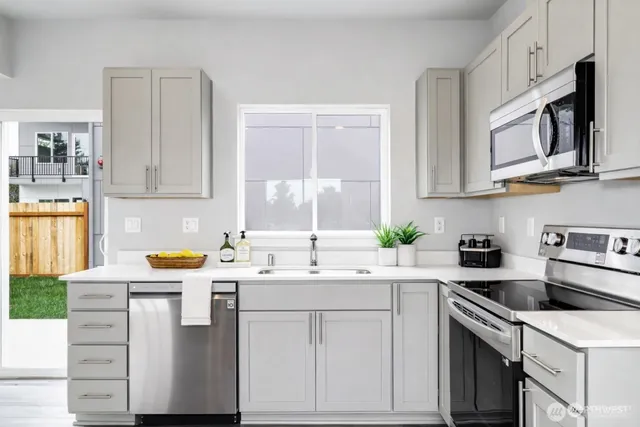 $549,950 | 846 Southwest 136th Street, Unit 1, Burien, WA 98166