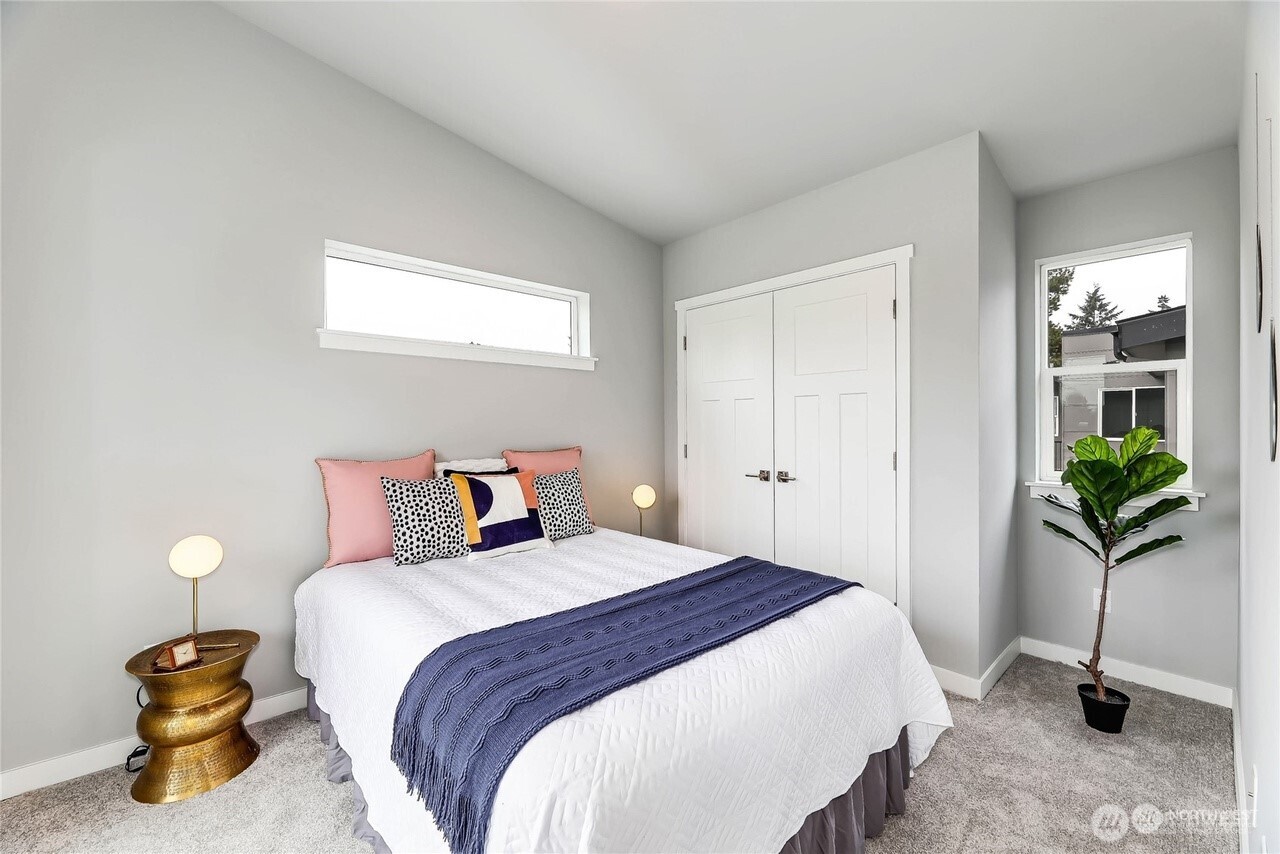 846 Southwest 136th Street, Unit 1 Burien, WA 98166 - Photo 8 of 17