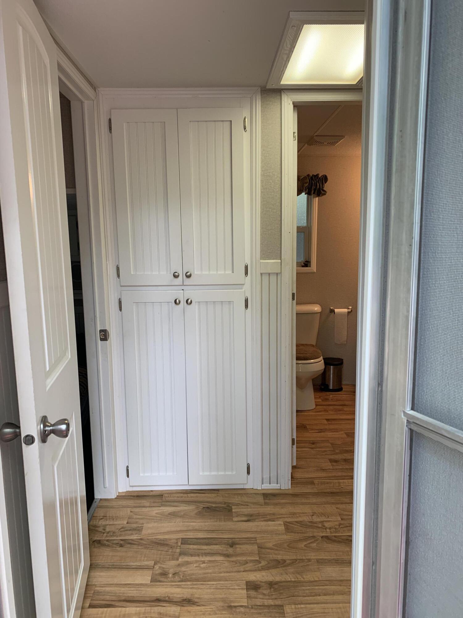 31 Judge Road Naples, ME 04055 - Photo 4 of 32 Entry way
