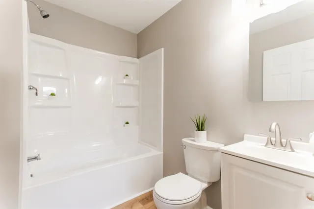 $269,900 | 5011 Manor Court, Evansville, IN 47710