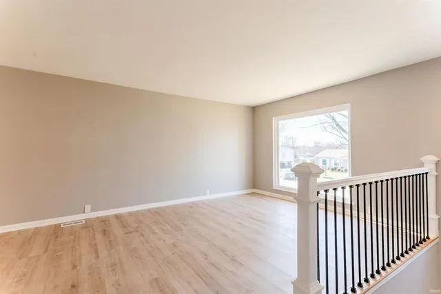 $269,900 | 5011 Manor Court, Evansville, IN 47710