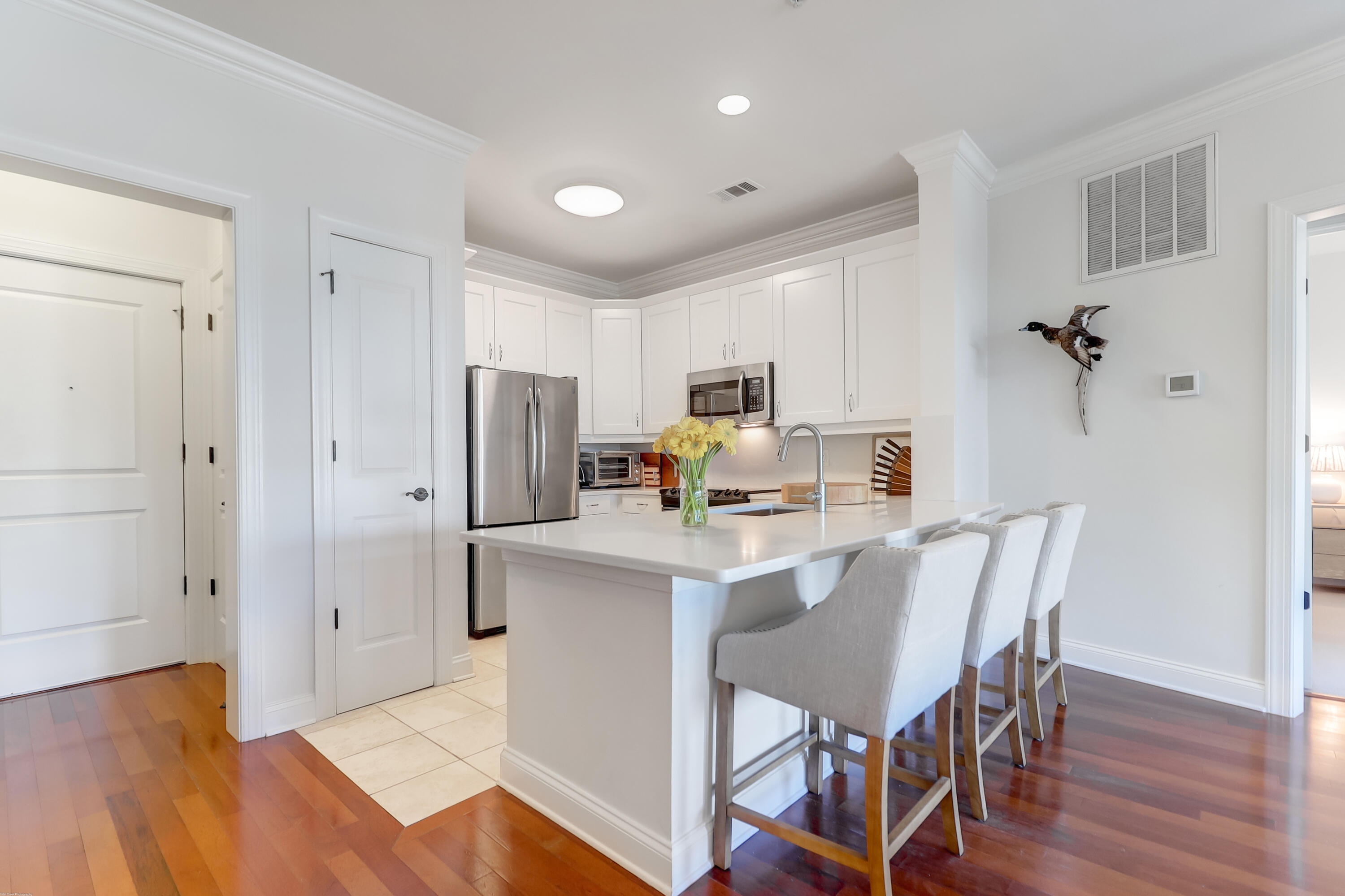 21 George Street, Unit 310 Charleston, SC 29401 - Photo 7 of 43 Breakfast Bar