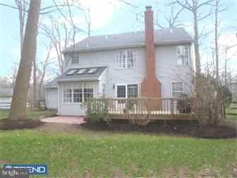 196 Aspen Road Yardley, PA 19067 - Photo 12 of 12 Exterior Back