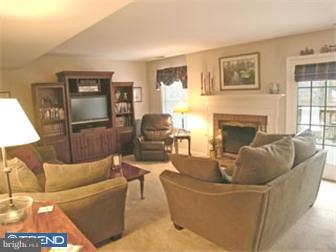 196 Aspen Road Yardley, PA 19067 - Photo 4 of 12 Family Room