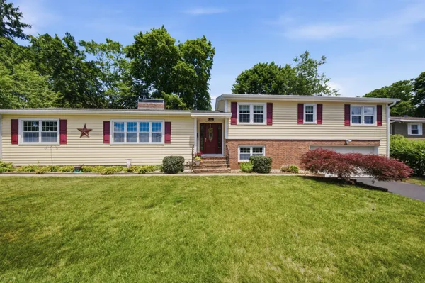 $599,900 | 494 Laurel Street, Manchester, NH 03103